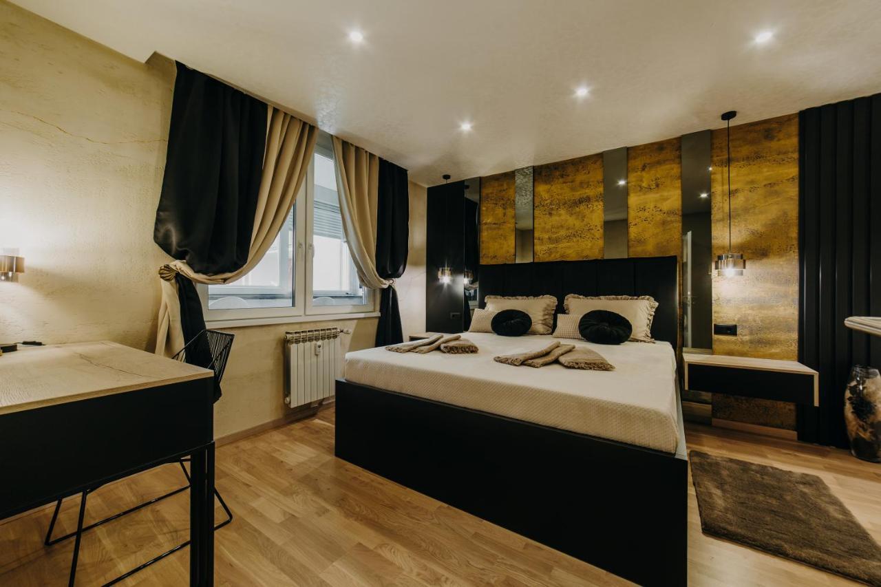Appartement Apartman Stari Toranj II à Vukovar Extérieur photo