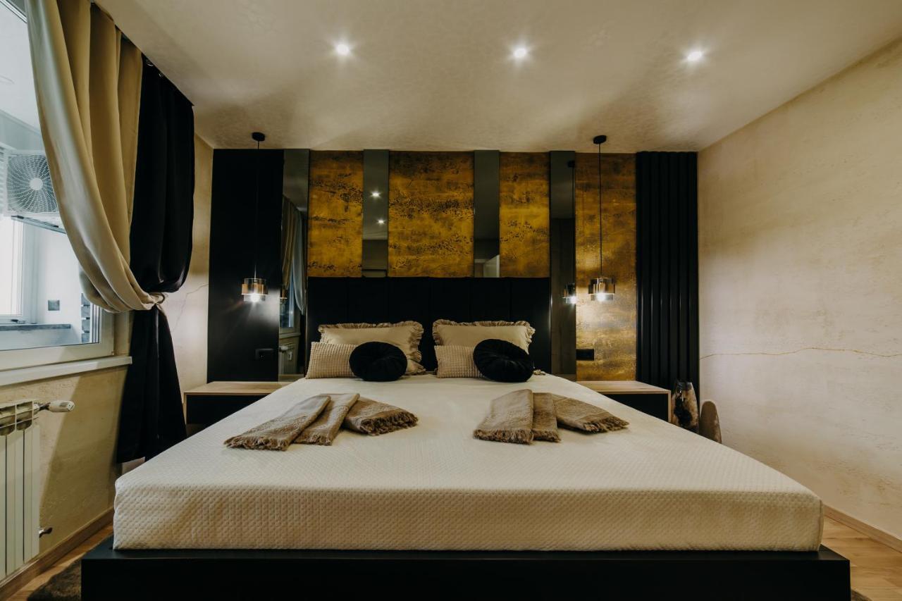 Appartement Apartman Stari Toranj II à Vukovar Extérieur photo