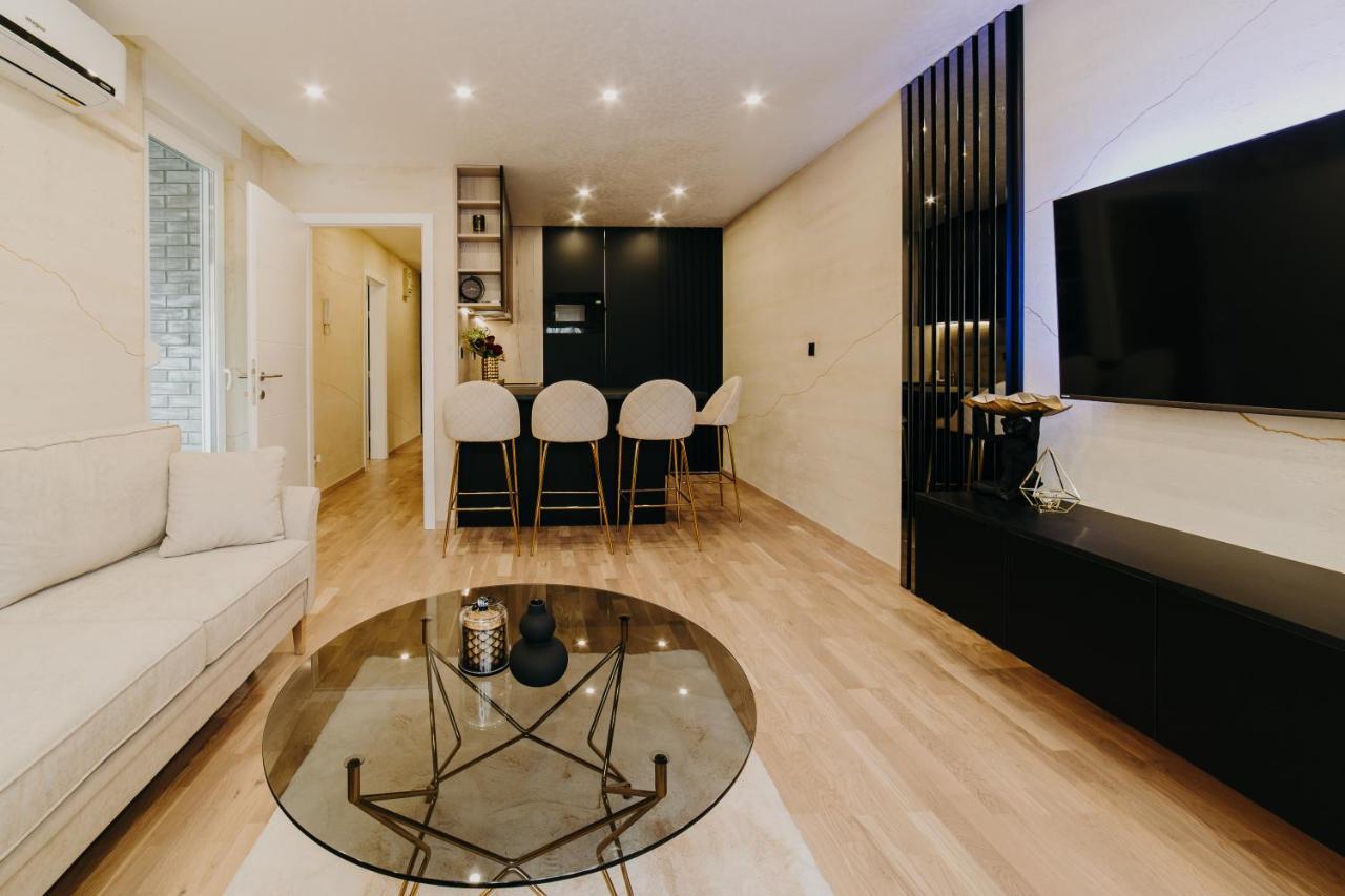 Appartement Apartman Stari Toranj II à Vukovar Extérieur photo