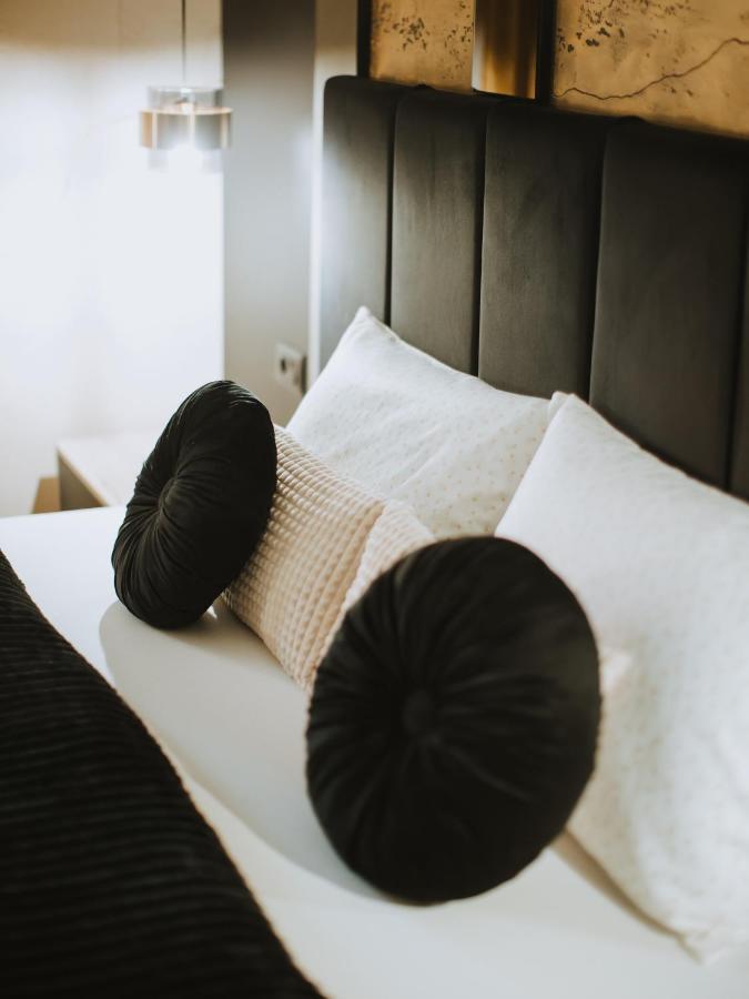Appartement Apartman Stari Toranj II à Vukovar Extérieur photo
