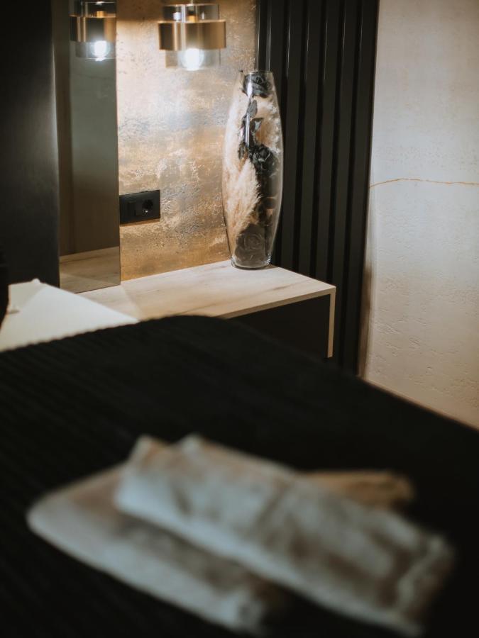 Appartement Apartman Stari Toranj II à Vukovar Extérieur photo