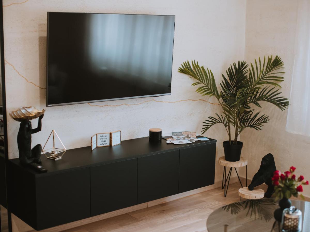 Appartement Apartman Stari Toranj II à Vukovar Extérieur photo