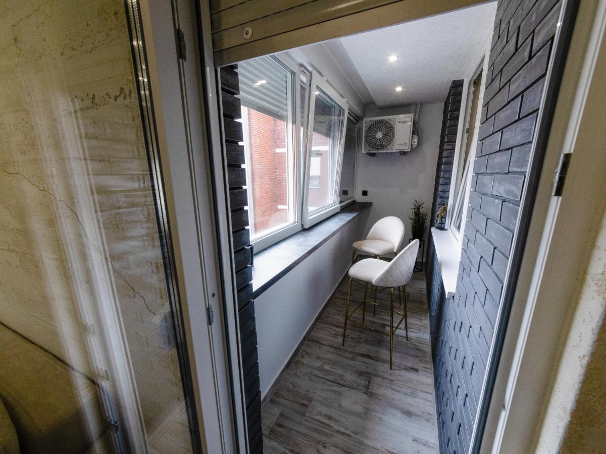 Appartement Apartman Stari Toranj II à Vukovar Extérieur photo