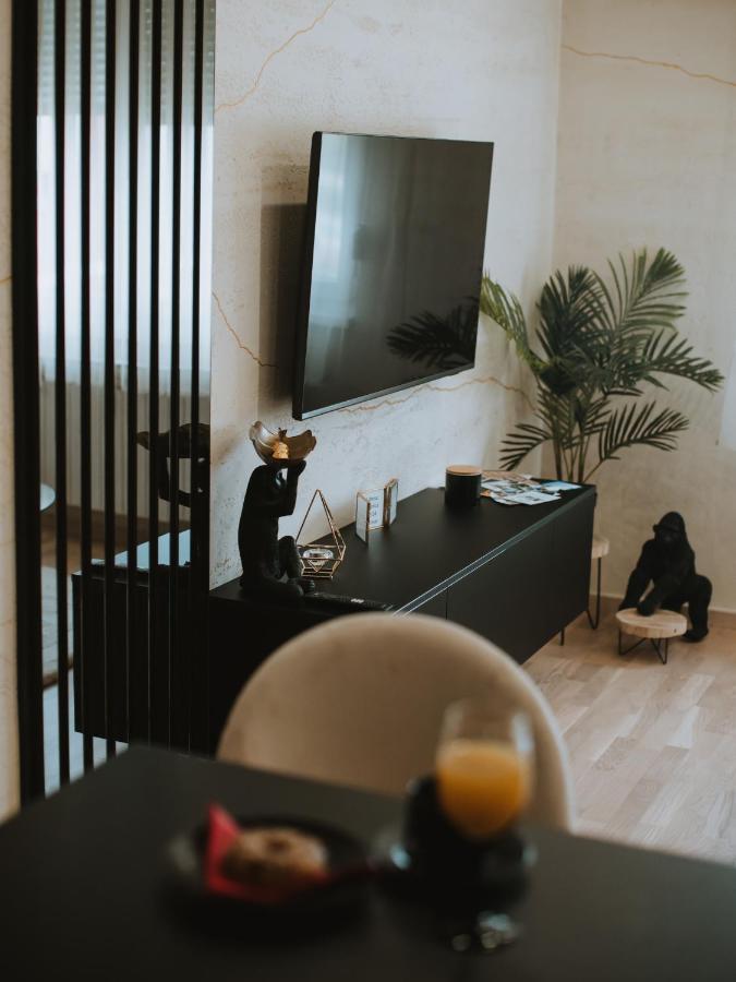 Appartement Apartman Stari Toranj II à Vukovar Extérieur photo