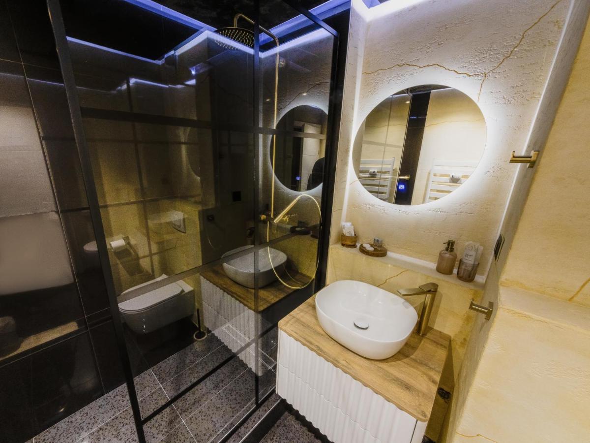 Appartement Apartman Stari Toranj II à Vukovar Extérieur photo