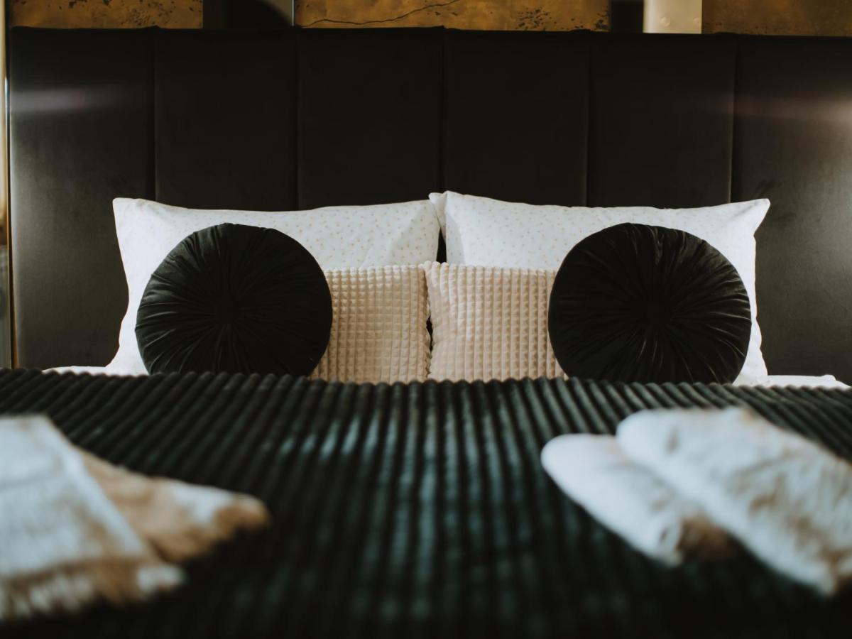 Appartement Apartman Stari Toranj II à Vukovar Extérieur photo